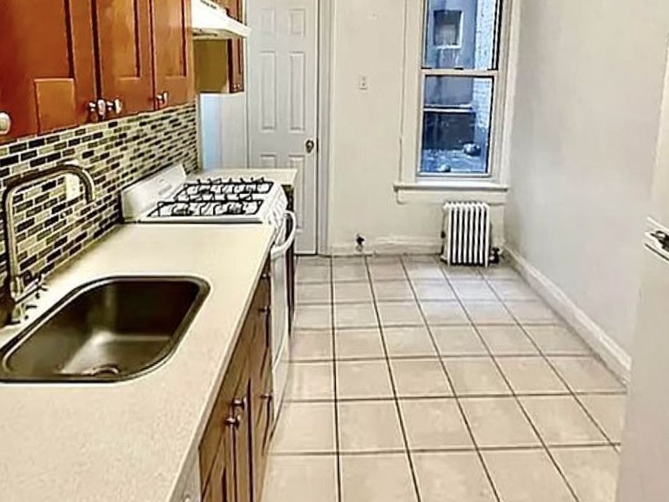 1st image of 50 Horatio St APT 4