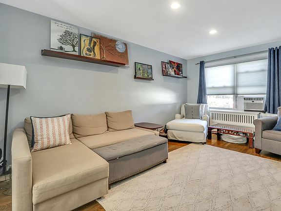 4th image of 23 Edward St #2-A