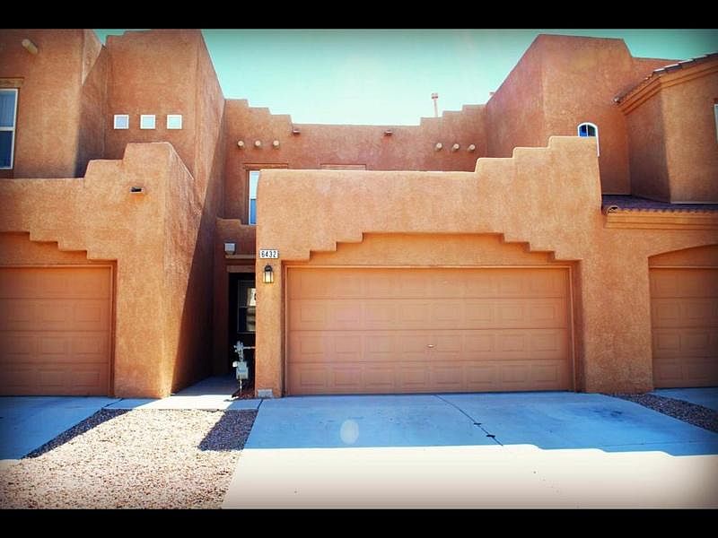 Townhouse in desirable Ventana Ranch!!
