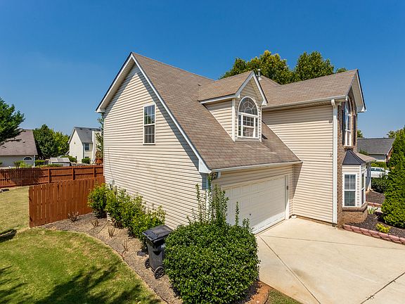 3rd image of 6055 Buchanan Cir