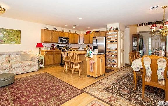 5th image of 1403 Willow Pond Dr