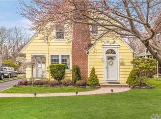 16 Nelson Ave, Blue Point, NY 11715