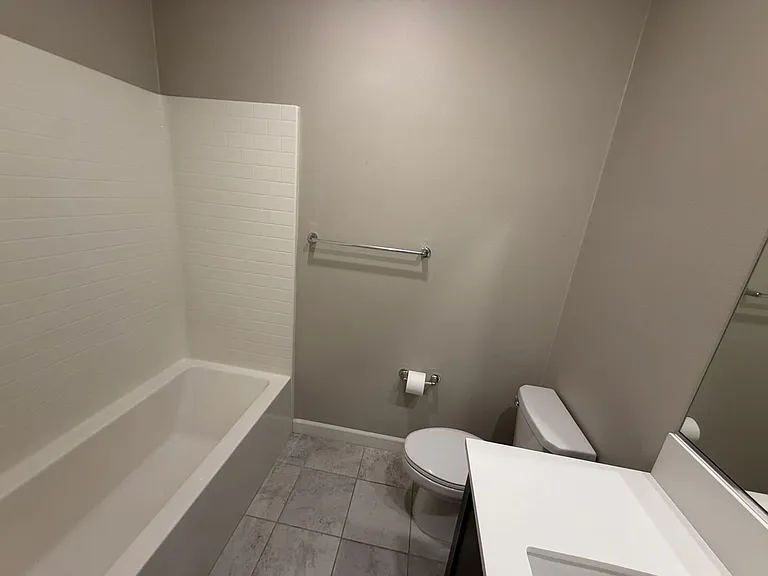 1922 Strata St #5 — Photo 5
