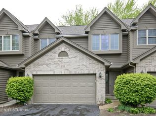 906 Ascot Dr #A, Elgin, IL 60123