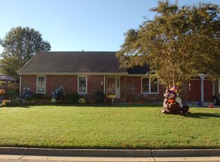 917 Arcadia Rd, Chesapeake, VA 23320