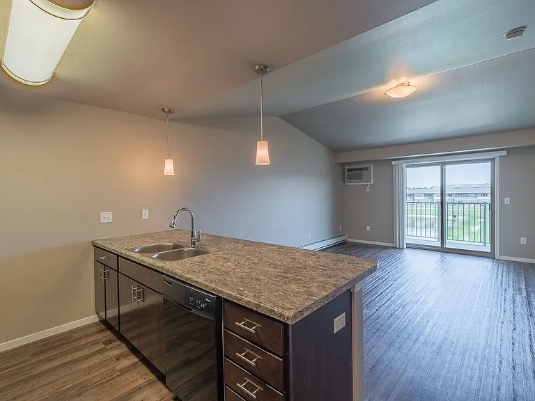 Cottage Grove — Photo 29