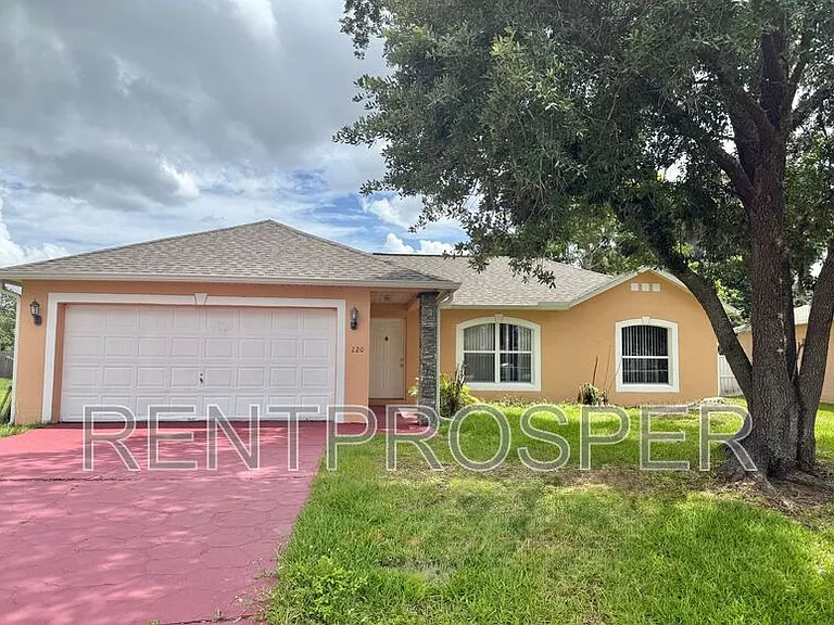 220 Canterbury Ct — Photo 1