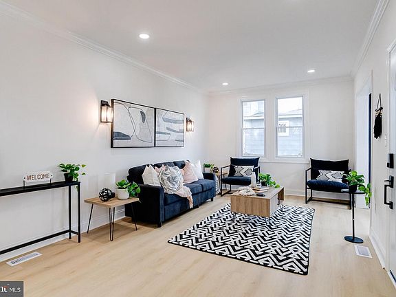 2nd image of 4704 Grindon Ave