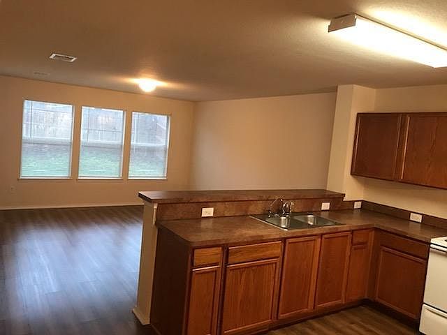1st image of 9125 Goldenview Dr