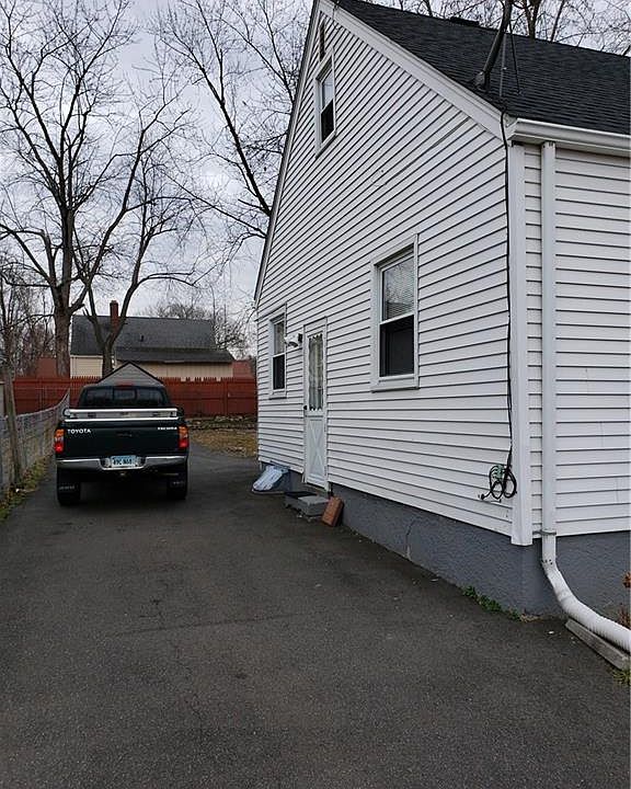 2nd image of 60 Ellington St