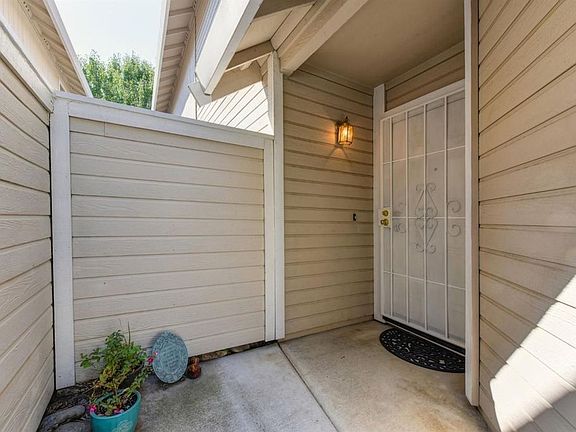 4th image of 117 Brightstone Cir