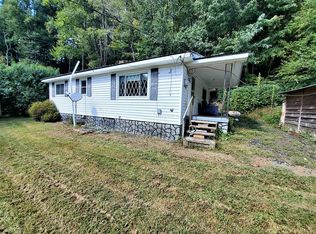 471 Staggerweed Rd, Bakersville, NC 28705