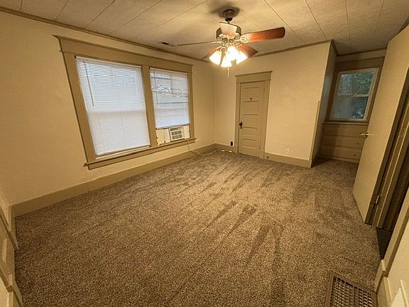 3rd image of 642 35th St APT 2