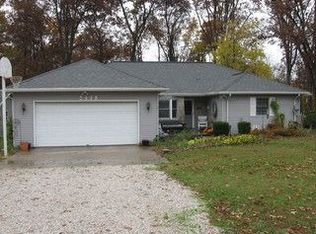 5448 E 7 Hills Ln, Olney, IL 62450