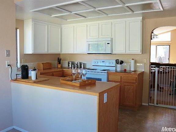 5th image of 1680 Pebblewood Dr