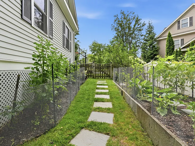 16 Gerber Cir — Photo 34