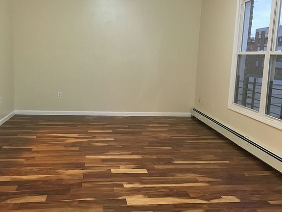 4th image of 348 Clifton Pl