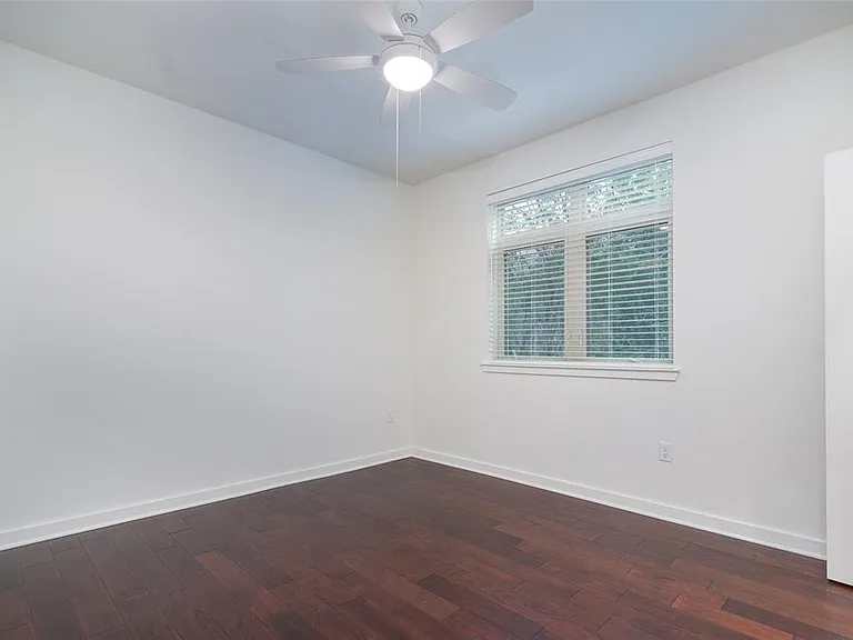 6700 Menchaca Rd #20 — Photo 8