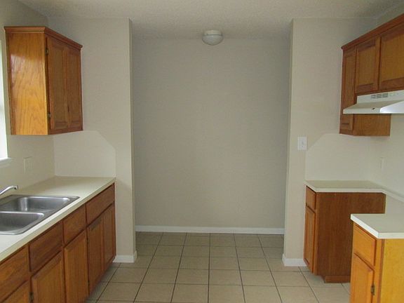 4th image of 4813 Redwood St