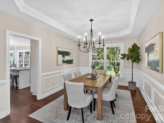 5th image of 607 Birchwood Dr