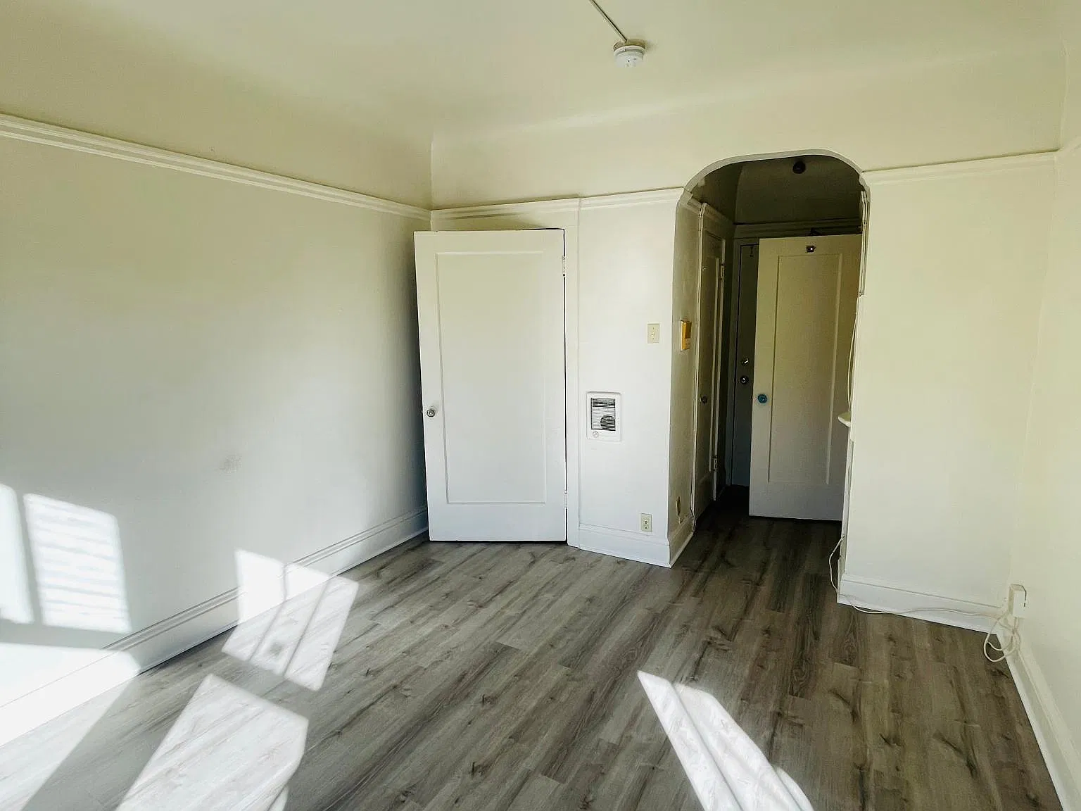 Studio, 325 sqft, $3,250 — Photo 4