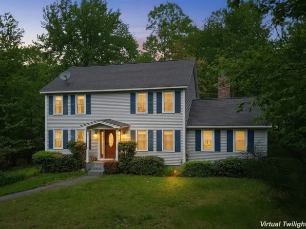 2 Arthur Avenue, Hooksett, NH 03106