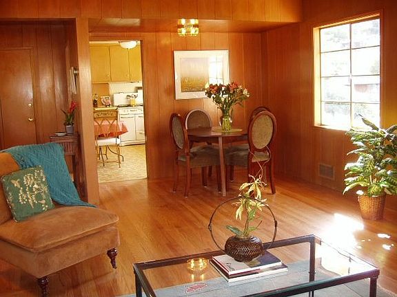 Convenient dining area off of living room