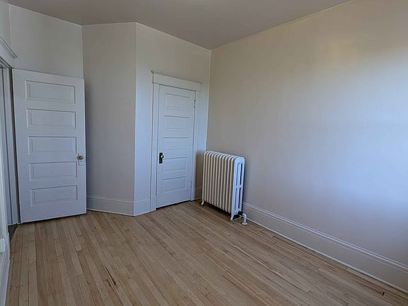 5th image of 122 W 4th St #122C