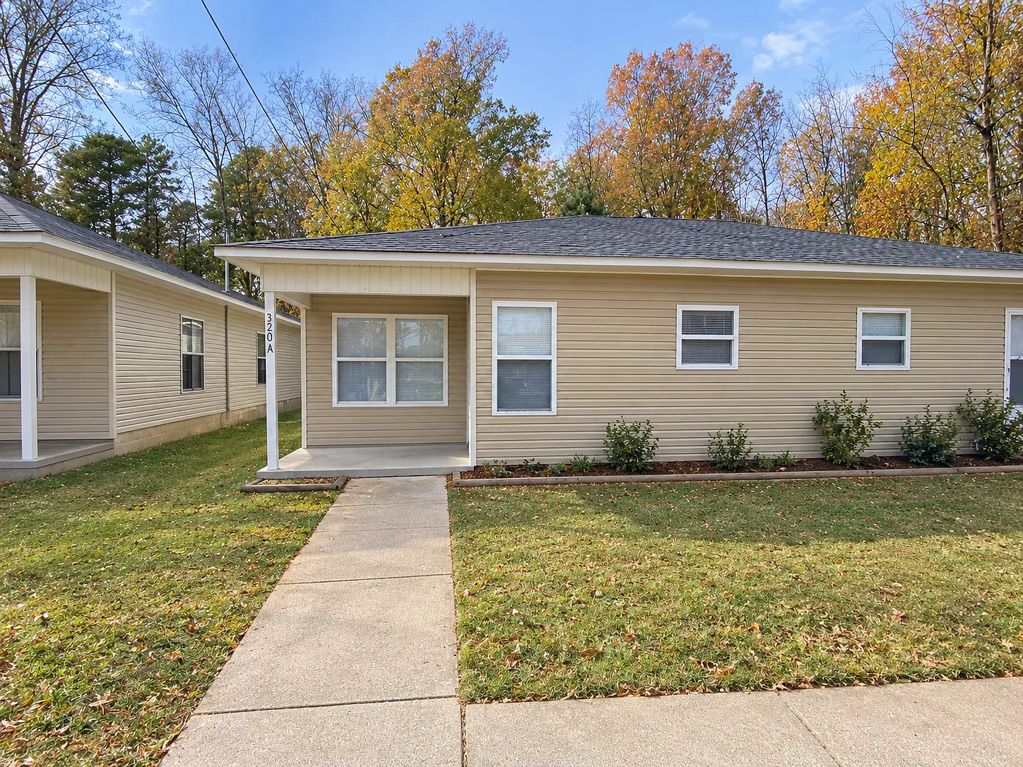 320 Bellewood Ln A — Photo 1