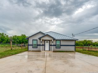 16648 Borregas Rd, Elmendorf, TX 78112