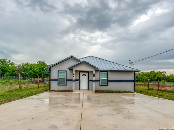 16648 Borregas Rd, Elmendorf, TX 78112