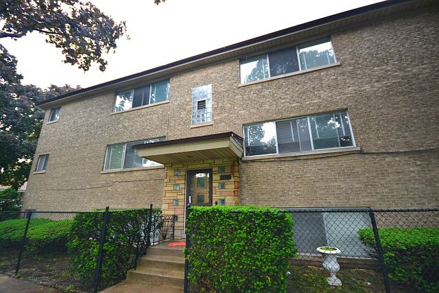 1st image of 5651 N Hermitage Ave APT 1S