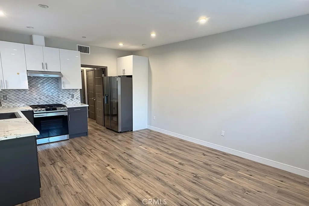 1 bed, 600 sqft, $2,500 — Photo 3