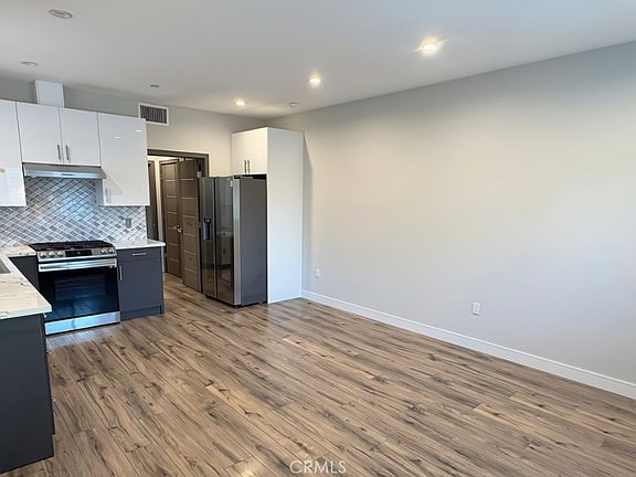 3rd image of 10936 Nettleton St