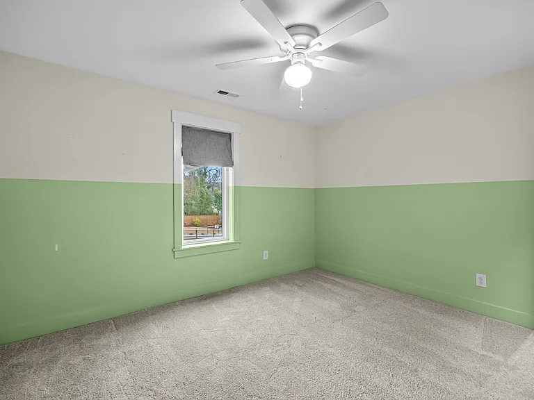 917 S Blount St S — Photo 32
