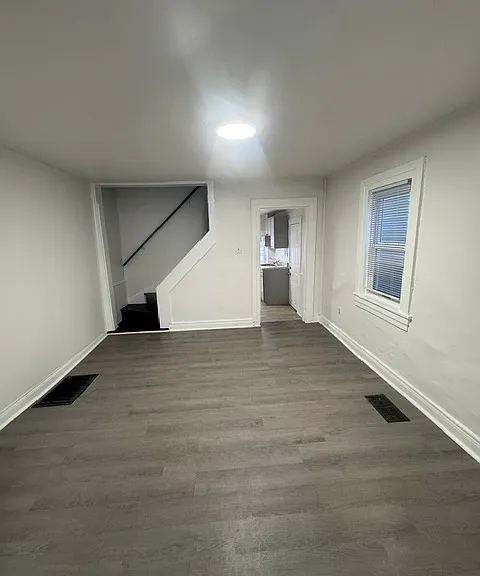 409 Beech St — Photo 11