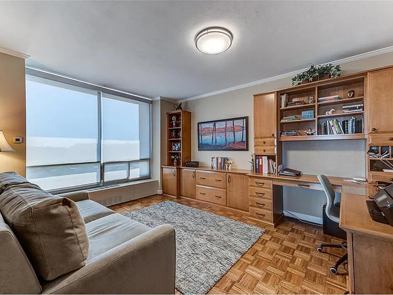 4501 Lindell Blvd #16C — Photo 12