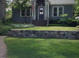 2389 Garland Ave, Sylvan Lake, MI 48320
