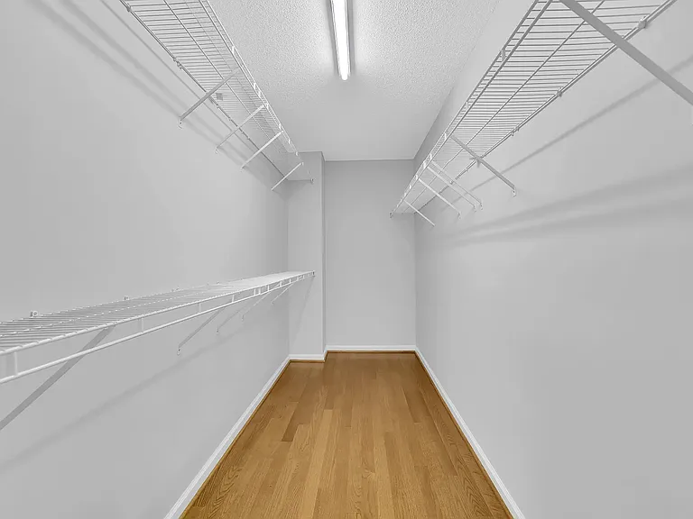 440 Chippenham Ct — Photo 24