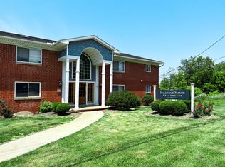 Hallwood Manor Apartments, Mentor, OH 44060