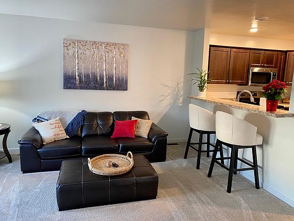 4th image of 3625 Andover Ln Unit 32