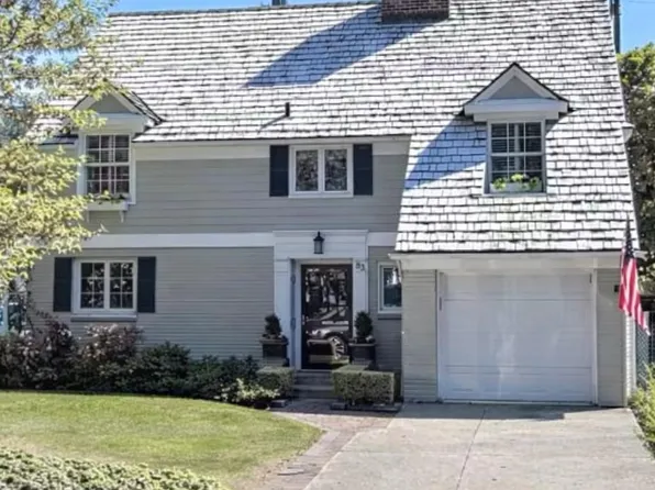 83 Meadow Ln, Grosse Pointe Farms, MI 48236