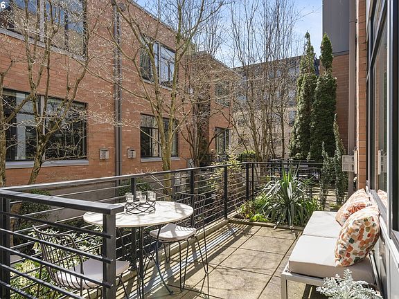 4th image of 1672 NW Riverscape St