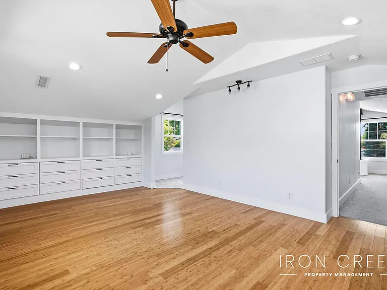 409 W Ada St — Photo 16