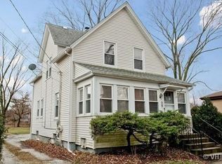 529 Illinois Rd, Wilmette, IL 60091