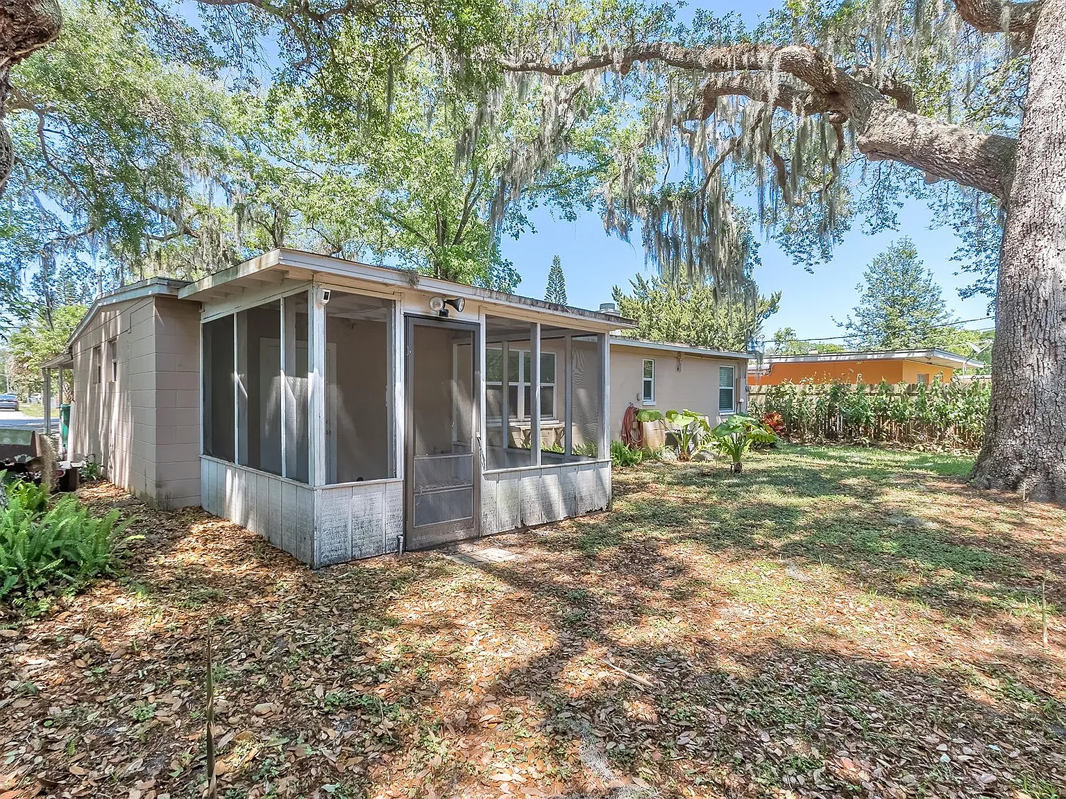 3 bed, 836 sqft, $1,600 — Photo 4
