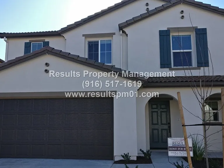 4329 Gentry Way — Photo 2