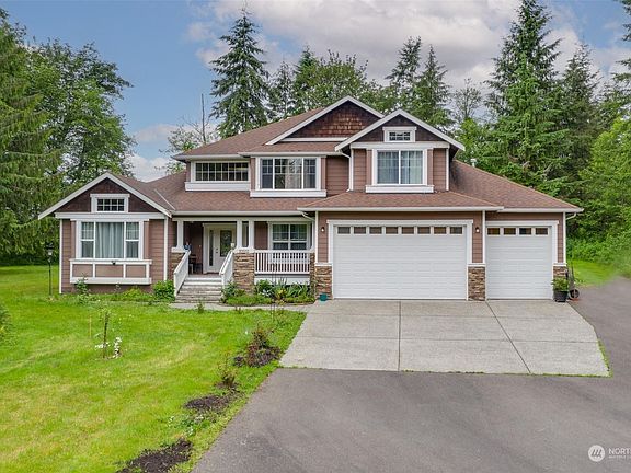 3rd image of 10602 Holly Ln