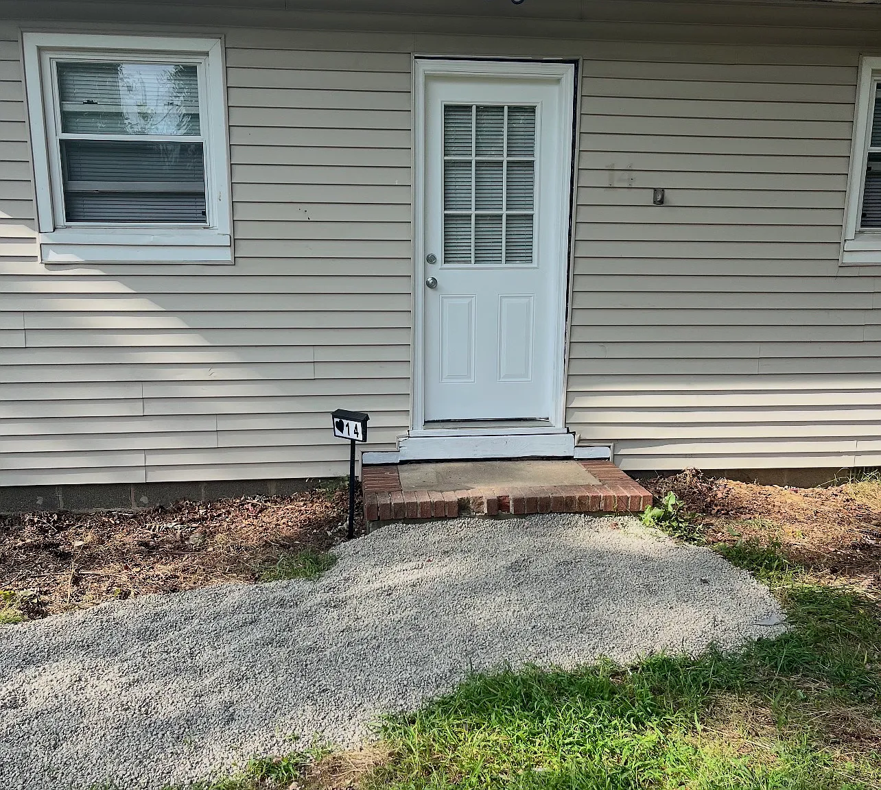 Studio, 700 sqft, $1,799 — Photo 2