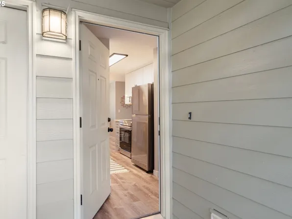 5180 NW Neakahnie Ave APT 25, Portland, OR 97229